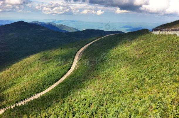 阿迪朗达克山脉云福尔斯特公路徒步旅行