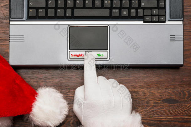圣诞老人<strong>电脑</strong>清单淘气还是不错