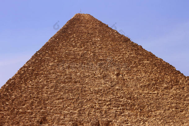 吉萨埃及沙漠中的金字塔
