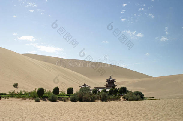 鸣沙山月牙湖