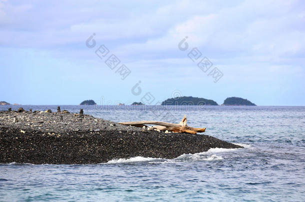 泰国佐敦太鲁都海洋国家公园，安达曼海，安达曼海，海滩上的一堆鹅卵石