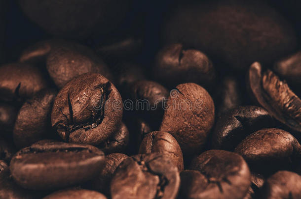 深咖啡豆的宏观照片