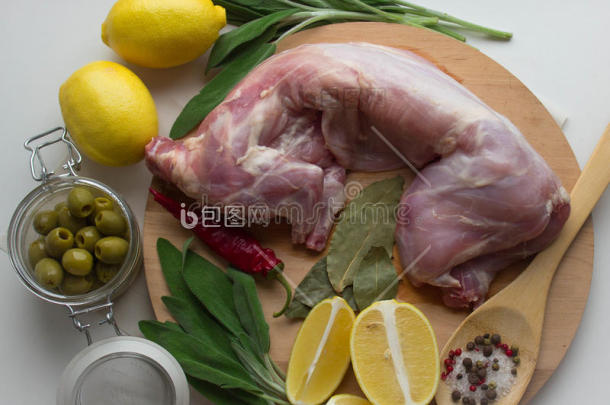 生兔肉图片-包图网企业站