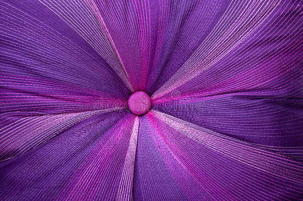 紫罗兰色织物的彩色拼接成形图案