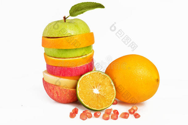 混合水果片，新鲜水果沙拉，苹果梨，橘子和青苹果