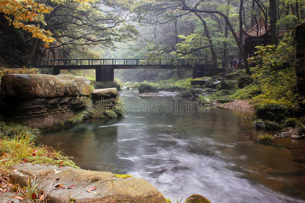 亚洲秋天桥峡谷瓷器