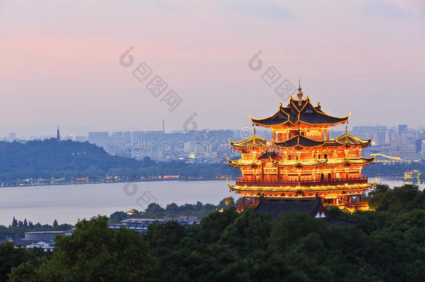 夜晚的古建筑