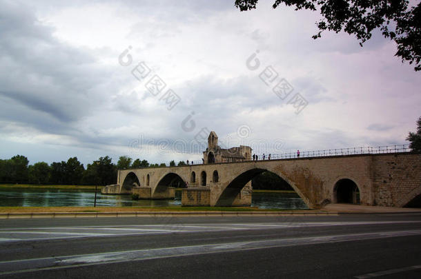法国阿维尼翁-著名的阿维尼翁大桥