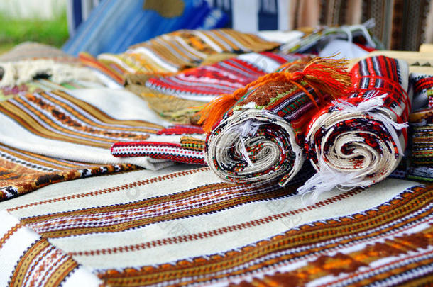 各种乌克兰传统手工刺绣毛巾