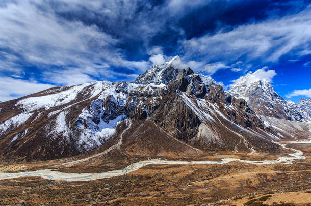 喜马拉雅山雪山风光