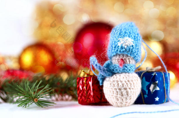小雪人和圣诞装饰品