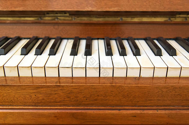 古董钢琴键