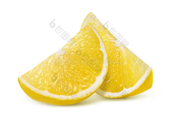 两片新鲜的柠檬四分之一片