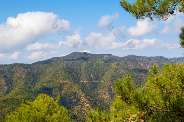 塞浦路斯特罗多斯山脉景观。