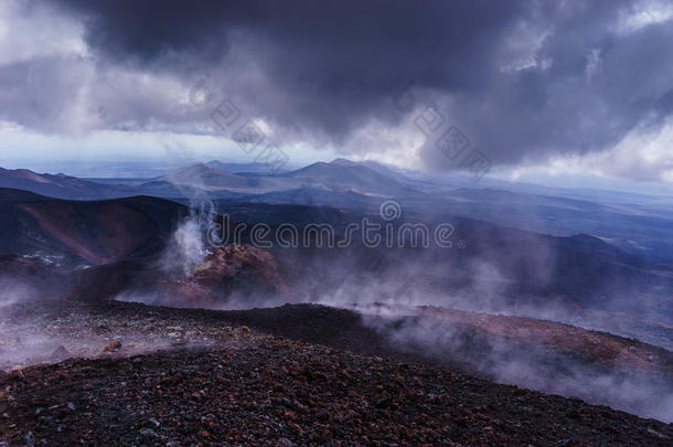 活火山烟坡