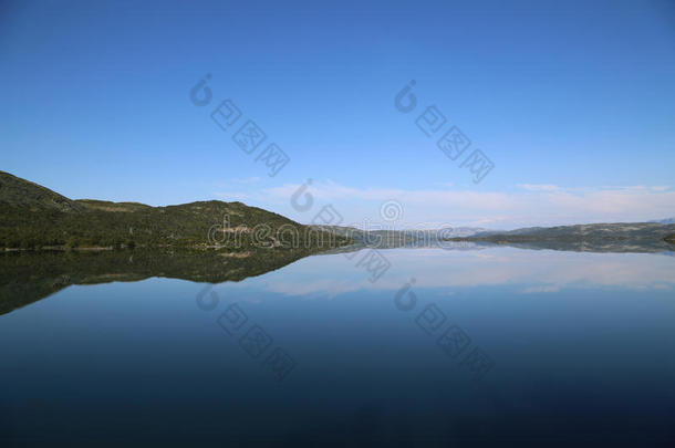 挪威湖之反思