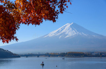 富士山秋天的川口湖图片