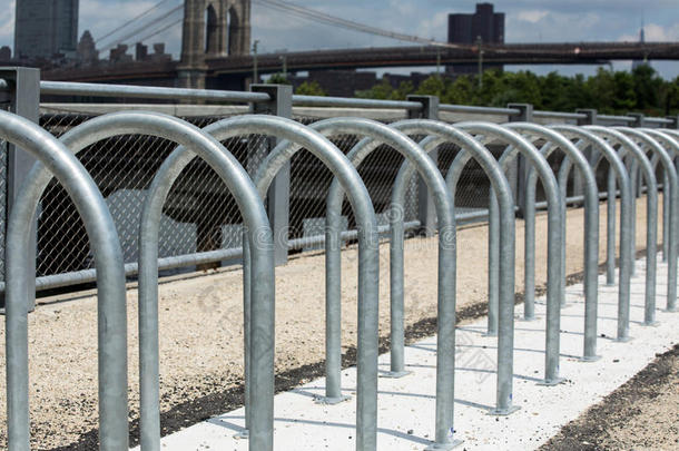纽约布鲁克林大桥，<strong>铁环</strong>公园自行车