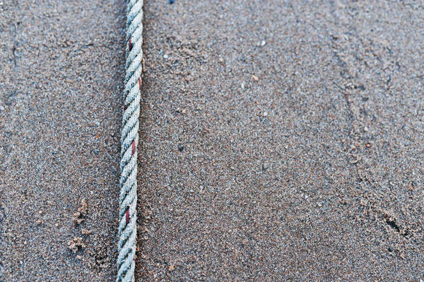 砂层上的绳索