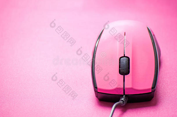 粉红色电脑鼠标