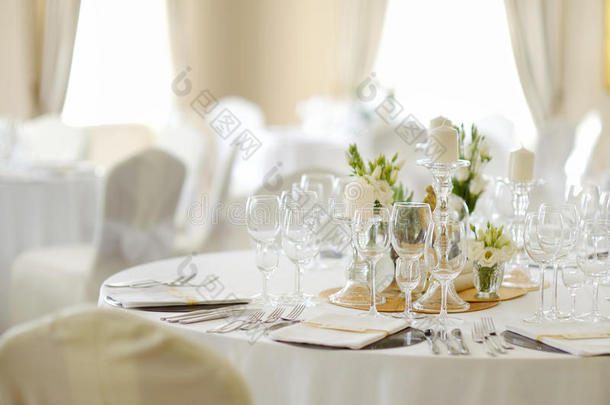 宴会或婚宴用的桌子