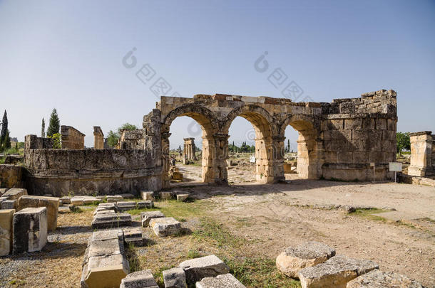 土耳其希拉波利斯。多米提安之门（frontinus）公元86-87年