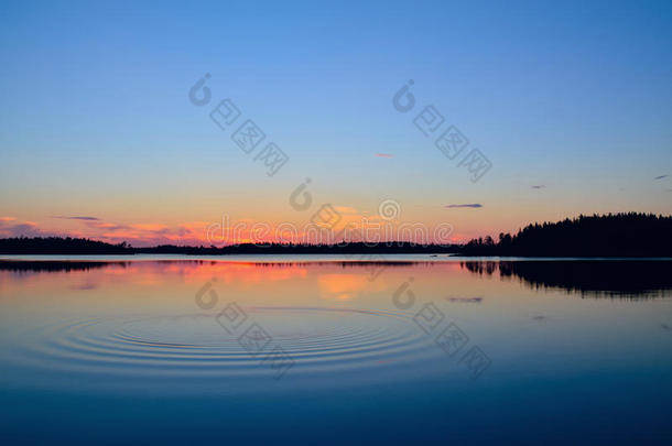 <strong>晚安</strong>。恩戈泽罗湖，北卡累利亚，俄罗斯