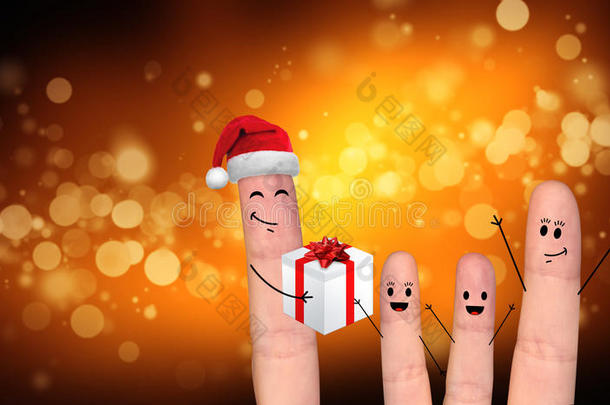 幸福的手指<strong>情侣</strong>相爱庆祝<strong>圣诞节</strong>