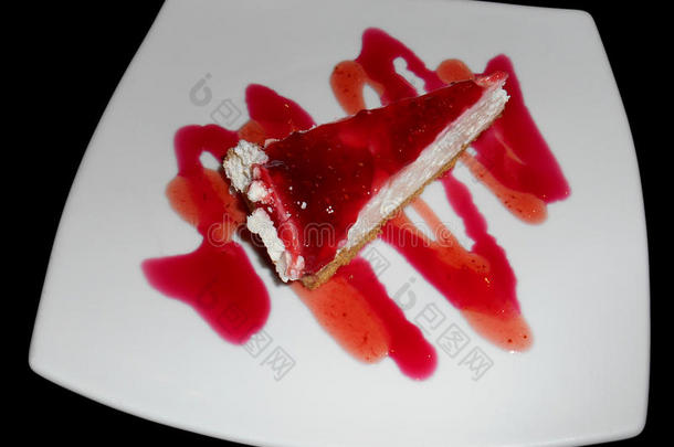 草莓芝士蛋糕，孤立的