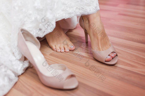 新娘穿的鞋子