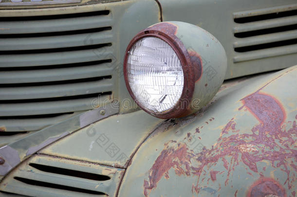 旧卡车头灯