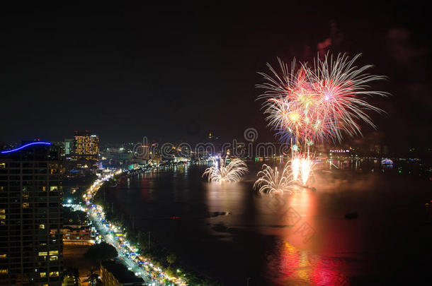 2014-2015年泰国芭堤雅海滩烟花新年庆典