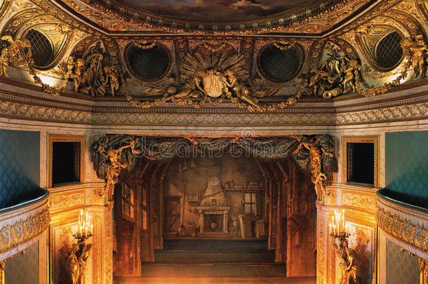 凡尔赛宫国王阳台上的皇家歌剧舞台