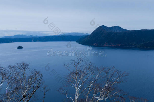 日本北海道麻树湖