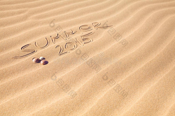 2015年<strong>夏季沙滩</strong>上的笔迹