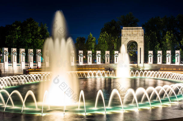 国家<strong>二战</strong>纪念喷泉晚上在国家公园