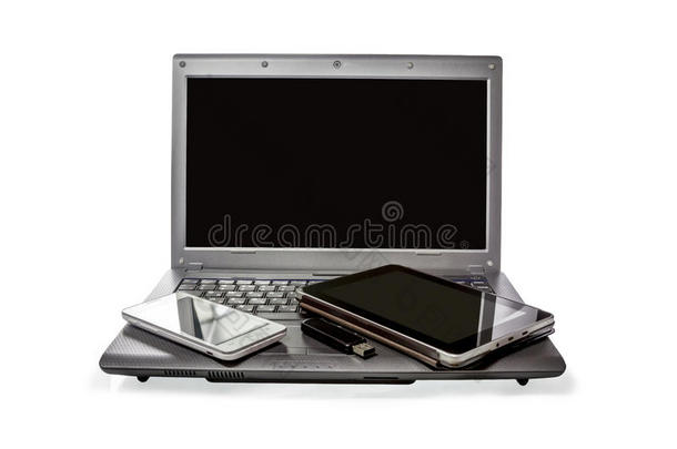 智能手机、U盘、平板电脑和笔记本电脑