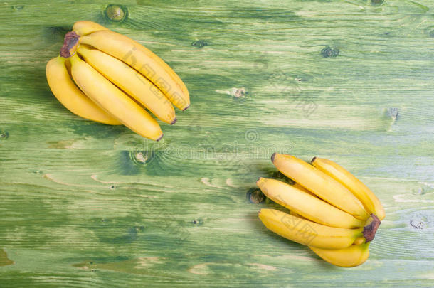 黄色香蕉在t中黄色香蕉的左上角