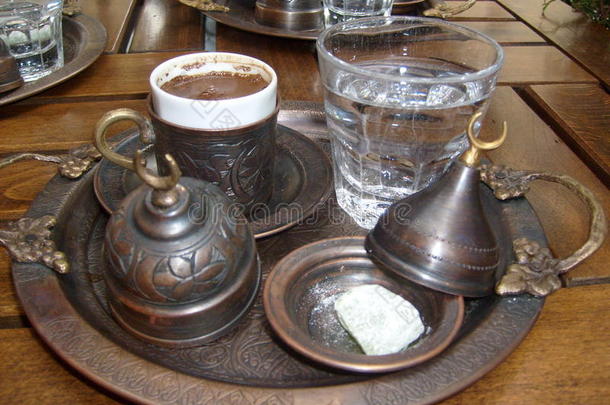 伊斯坦布尔大集市还<strong>享</strong>用咖啡，正宗的杯子在<strong>服务</strong>上很棒