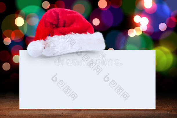 海报上圣诞老人帽的合成图像