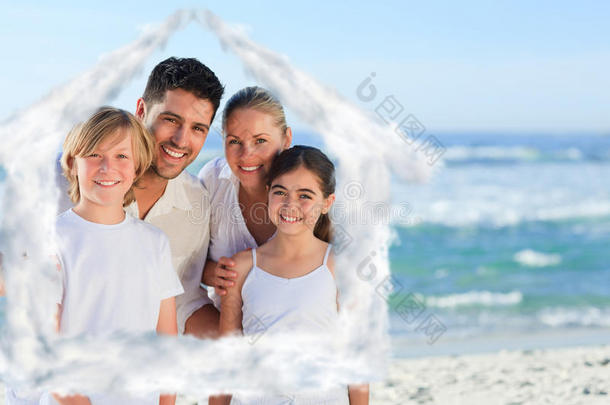海滩上一个可<strong>爱家</strong>庭的肖像合成图像