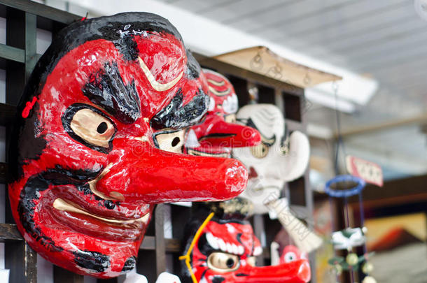 日本传统戏剧面具作为纪念品出售