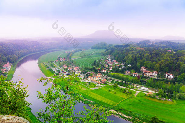 美丽的易北河风景，靠近巴斯蒂