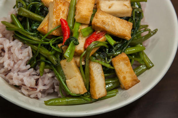 豆腐鱼炒牵牛花饭。