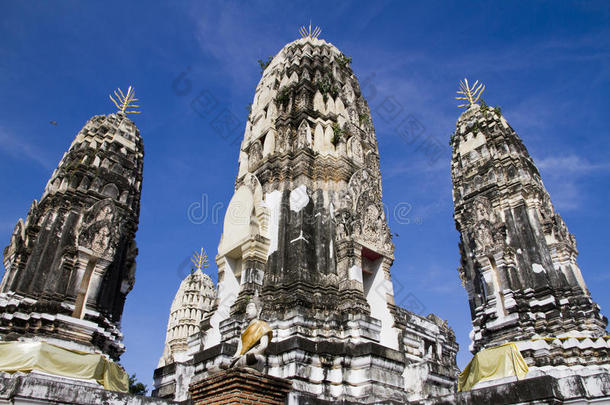 泰国历史寺庙中的佛塔