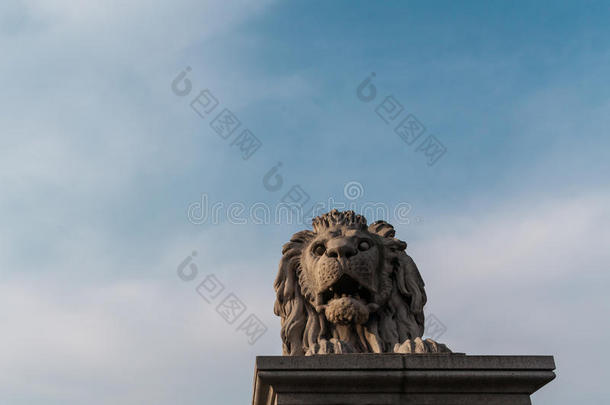 布达佩斯四川仁义链桥上的狮子雕塑