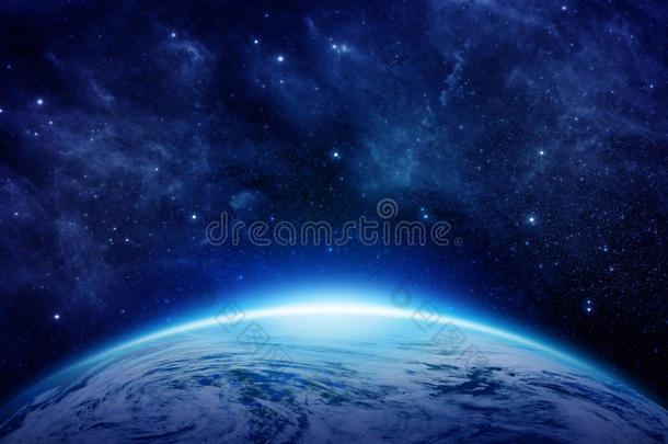 蓝色行星地球、太阳、恒星、星系、星云、银河系都可以在太空中用作背景