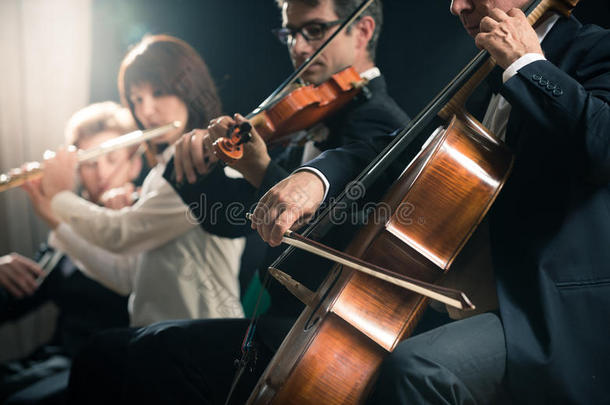 <strong>古典音乐音乐</strong>会：舞台上的交响乐团