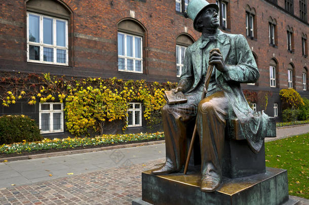 丹麦哥本哈根市中心的安徒生雕像。