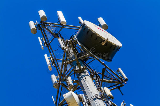 高科技精密电子通讯塔